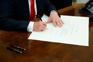 Одобрено президентом: Путин подписал закон о расширении использования ККТ Одобрено президентом: Путин подписал закон о расширении использования ККТ